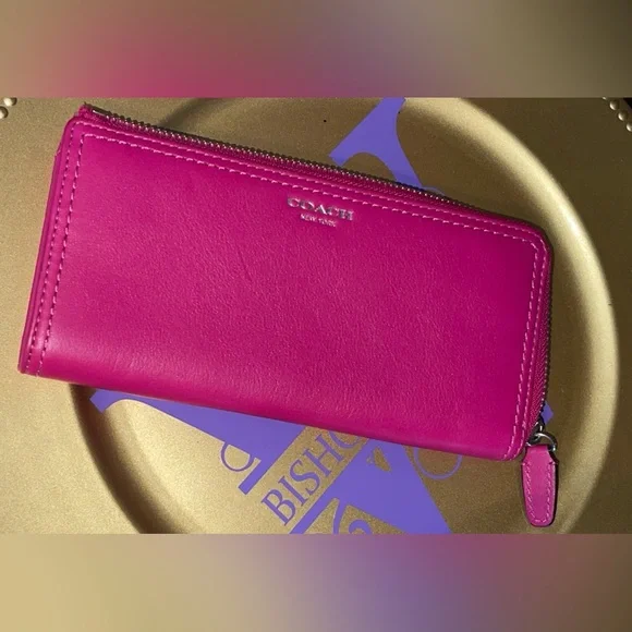 Coach Legacy Fuchsia Pink Leather Slim Zip-Around Wallet NWOT with dust bag Rare - Picture 1 of 15